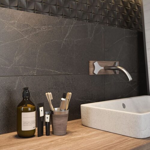 Wizualizacja nowoczesnej łazienki z matowymi, rektyfikowanymi płytkami ściennymi Minimal Stone Nero 29,8x89,8 cm.